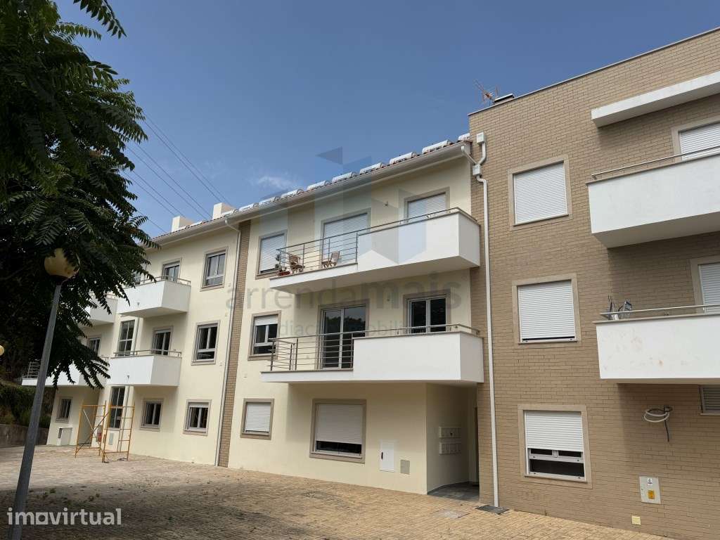 Arrenda-se em Coimbra, apartamento T3 + Garagem NOVO - Grande imagem: 3/4