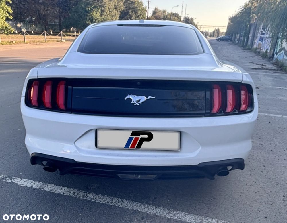 Ford Mustang - 7