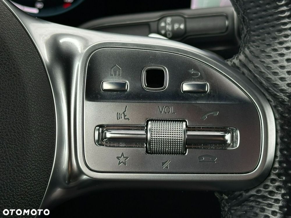 Mercedes-Benz GLB 200 4-Matic AMG Line 8G-DCT - 23