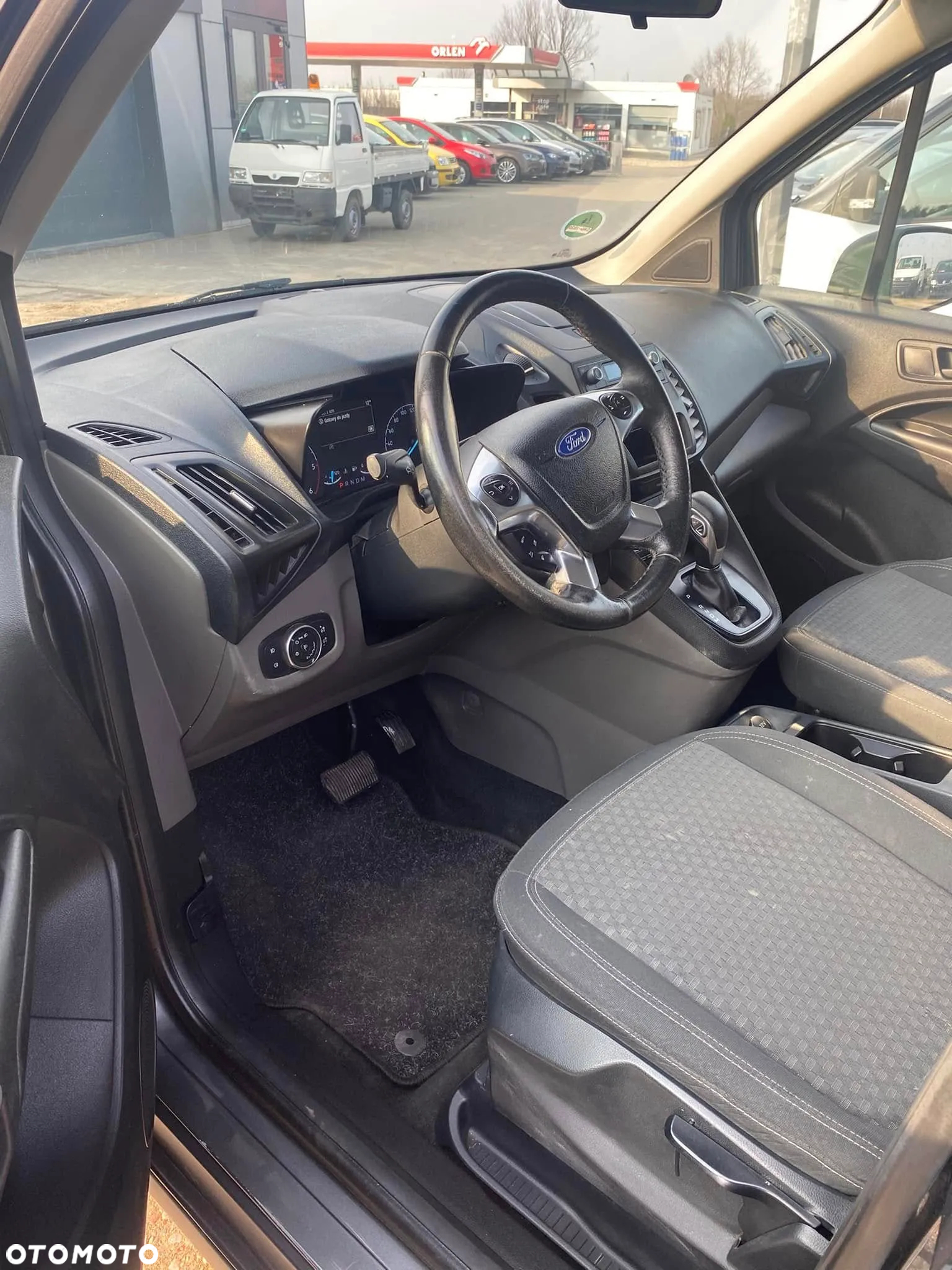 Ford Transit Connect - 8