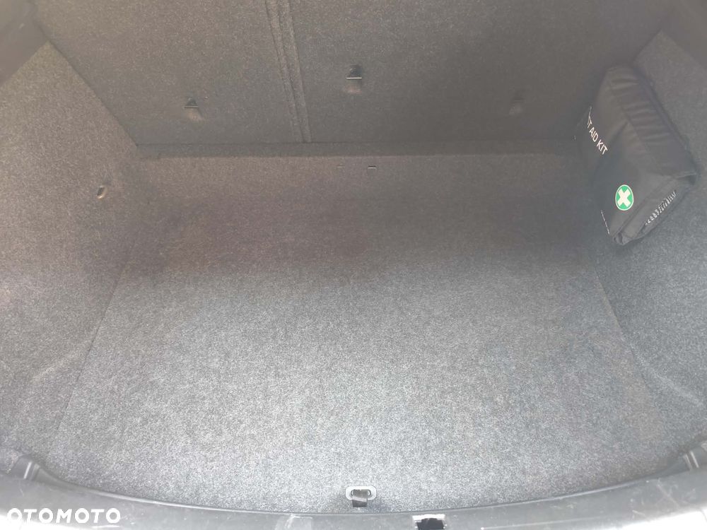 Volvo V40 D2 - 38
