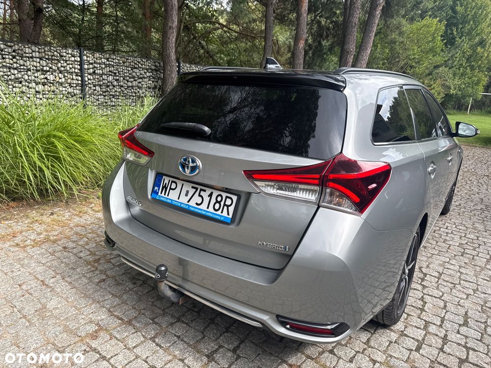Toyota Auris Hybrid 135 Selection - 26