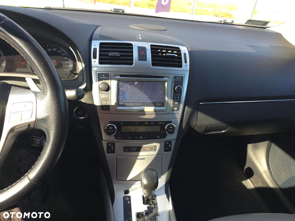 Toyota Avensis 2.0 Prestige NAVI MS - 28