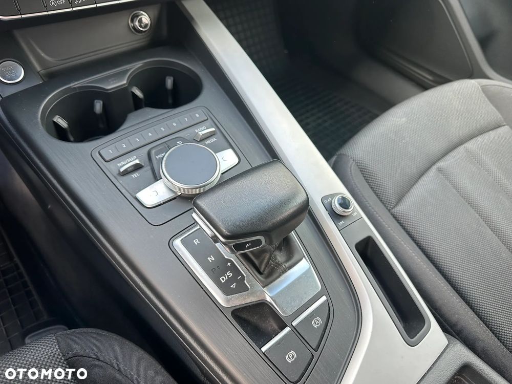 Audi A4 Limousine - 13