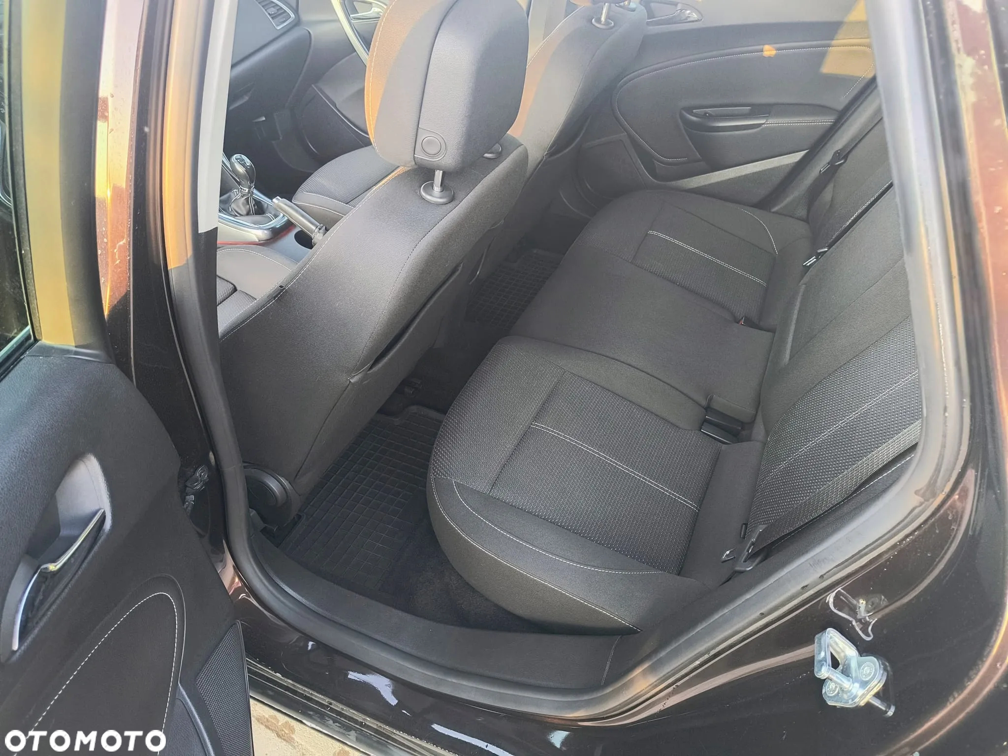 Opel Astra IV 2.0 CDTI Cosmo - 6