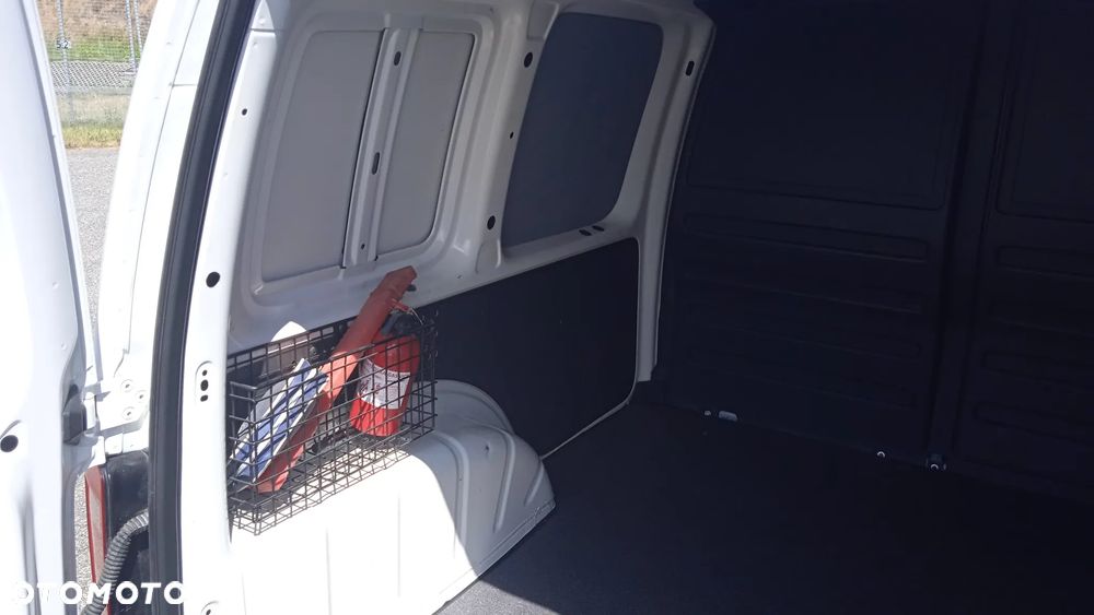 Volkswagen Caddy - 11