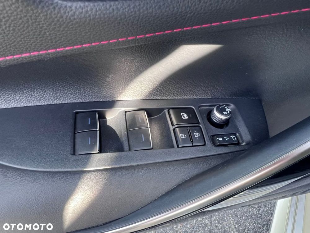Toyota Corolla 2.0 Hybrid Executive - 30