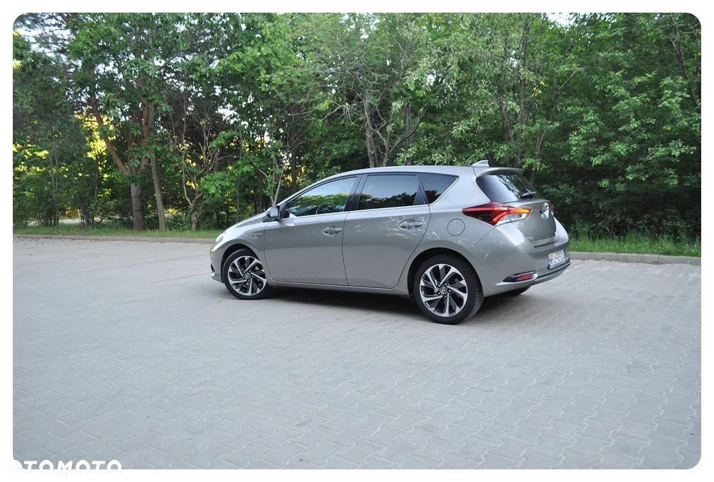 Toyota Auris 1.8 HSD Luna - 19