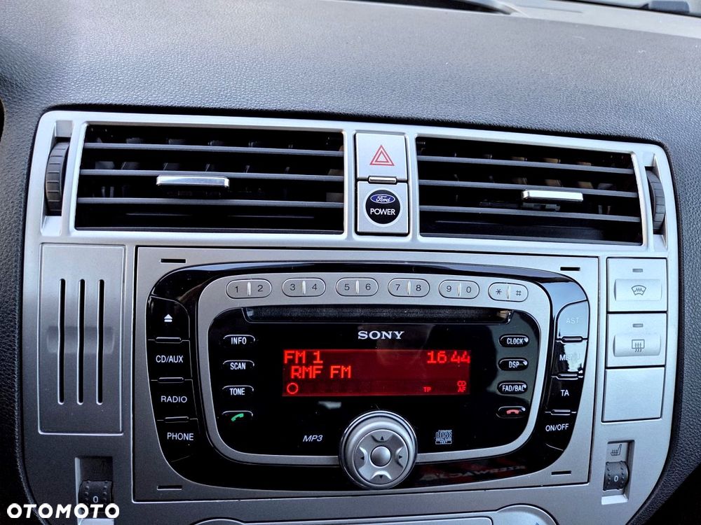 Ford Kuga - 25