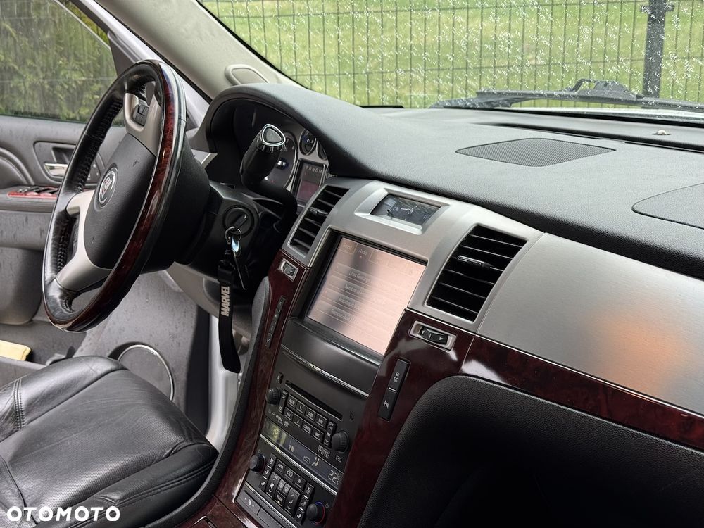 Cadillac Escalade - 10