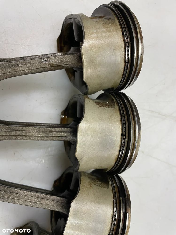 Tłok korbowód Skoda Fabia I 1.4 MPI AZF 44KW K411B 047F - 9