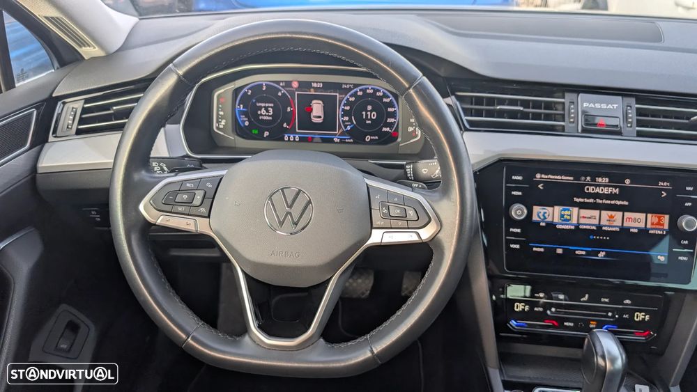 VW Passat Variant 2.0 TDI Business DSG - 18