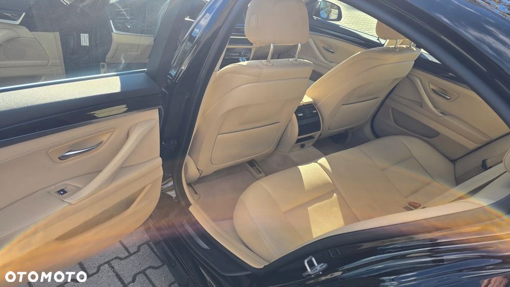 BMW Seria 5 520i - 4