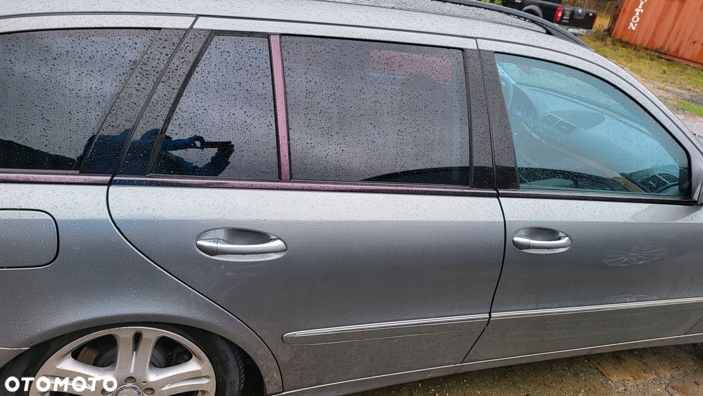 Drzwi Tył Prawe Kompletne MERCEDES W211 LIFT C792 - 1
