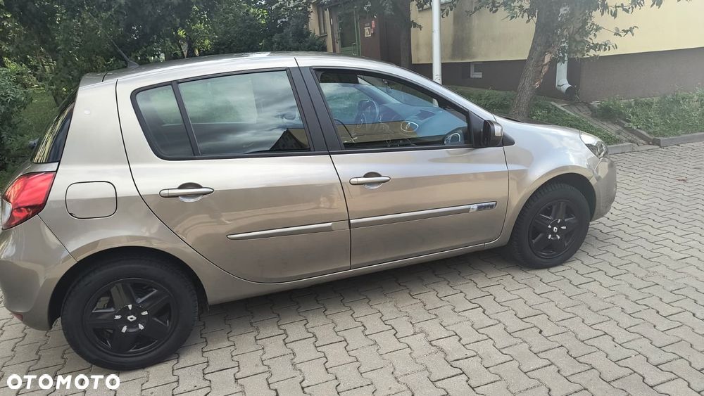 Renault Clio - 2