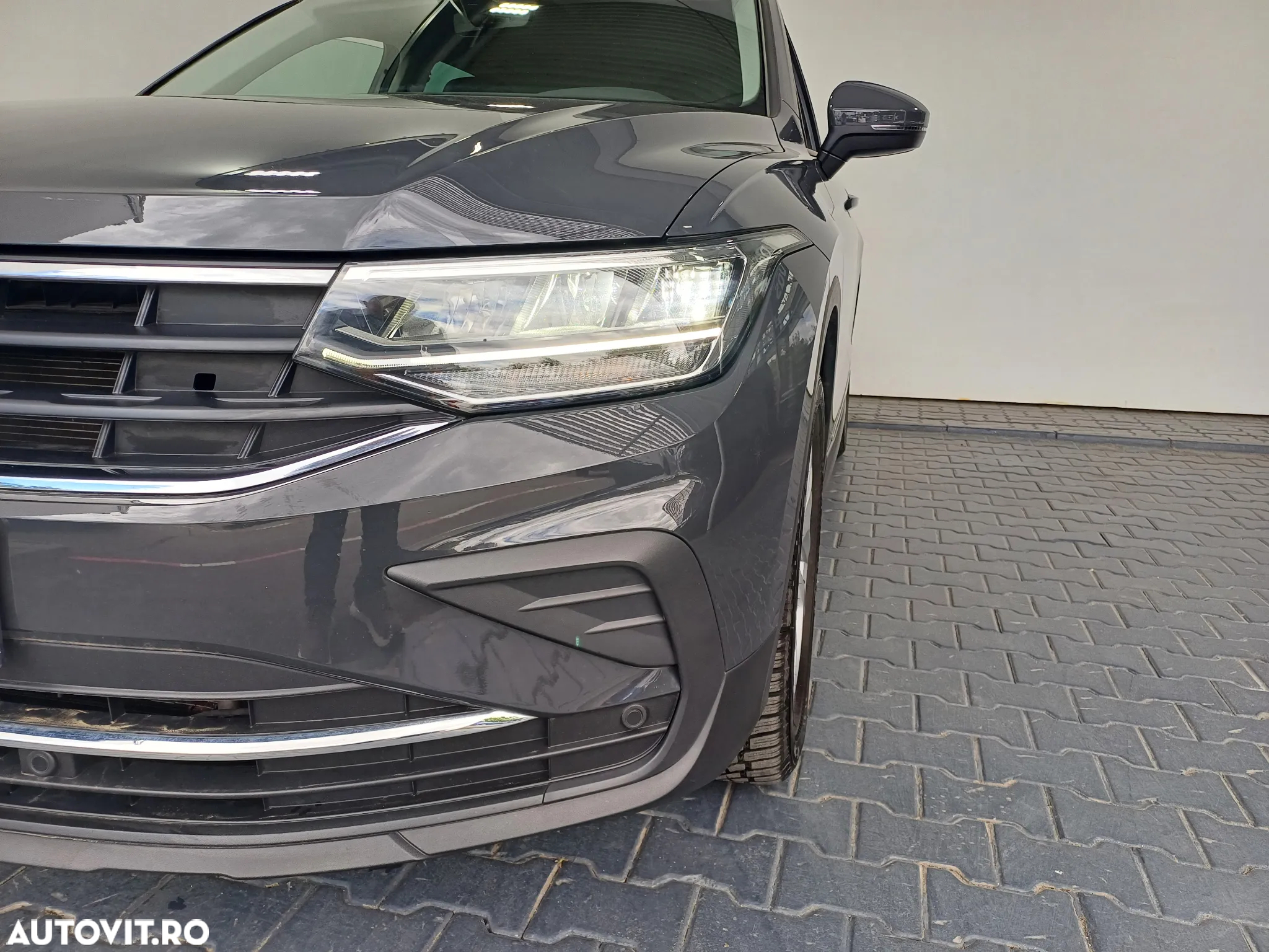 Volkswagen Tiguan 2.0 TDI SCR DSG 4Motion Life - 37