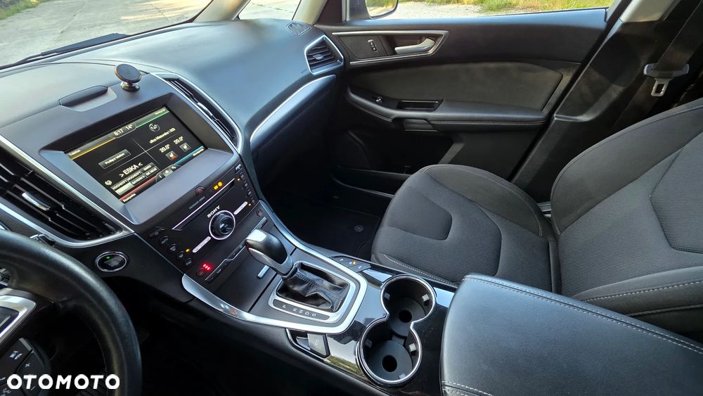 Ford S-Max 2.0 TDCi 4WD Titanium PowerShift - 24