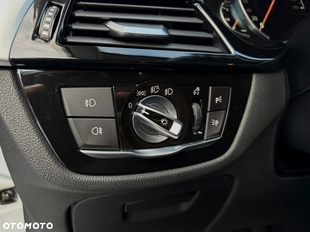 BMW Seria 5 520d - 34