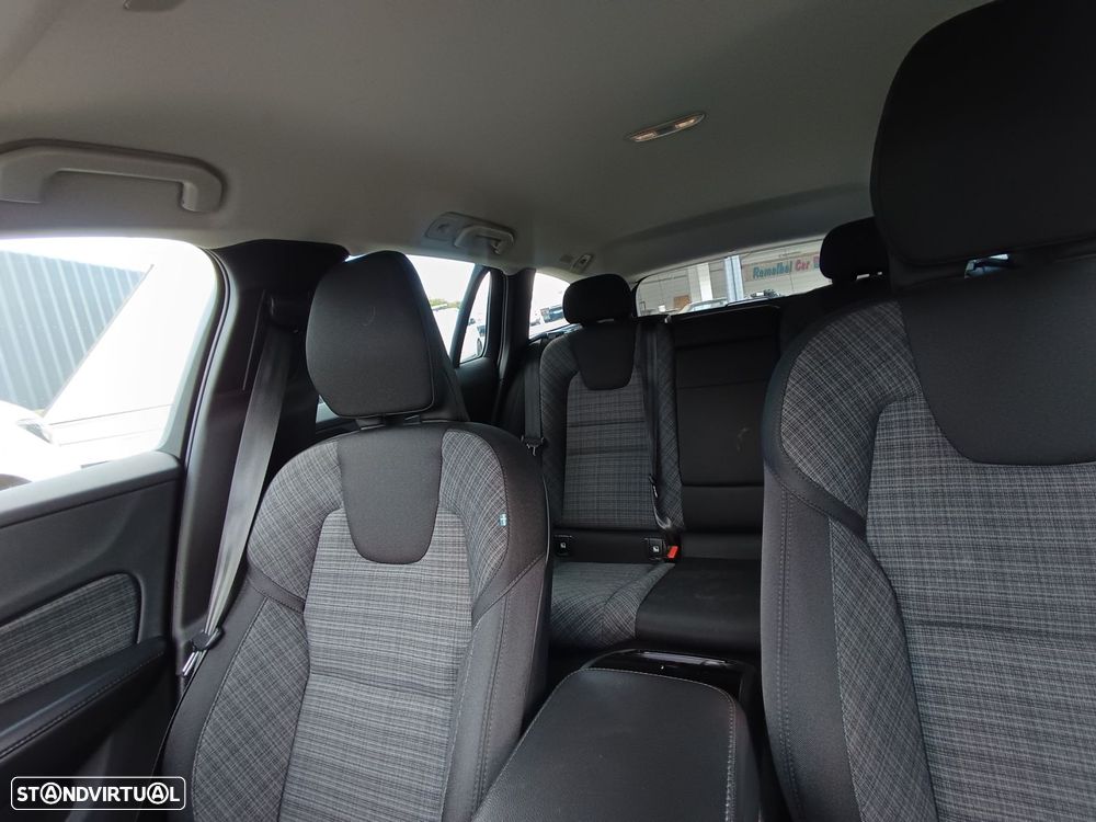 Volvo V60 2.0 T6 AWD TE Essential - 39