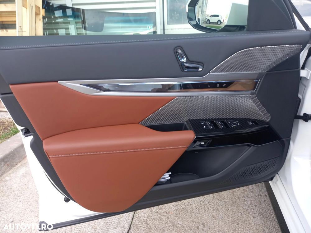 BMW Seria 7 740d xDrive MHEV - 15