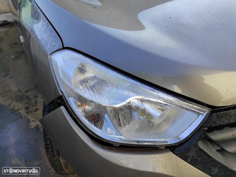 FAROL DIREITO DACIA DOKKER - 1