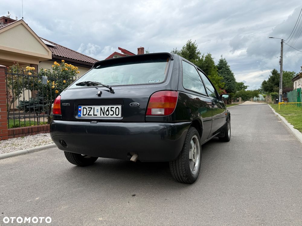 Ford Fiesta - 9