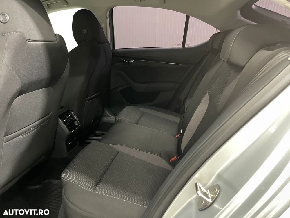 Skoda Octavia 2.0 TDI Ambition - 11