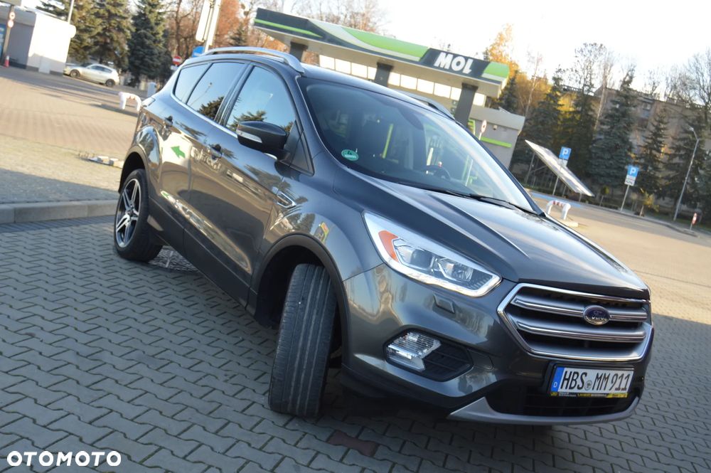 Ford Kuga 1.5 EcoBoost 2x4 Titanium - 24