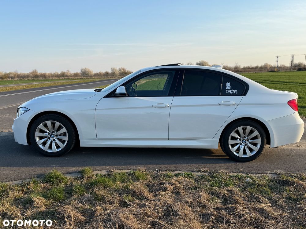 BMW Seria 3 335i xDrive Edition Sport - 9