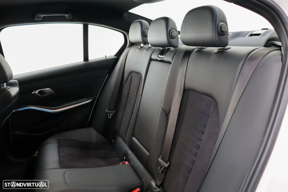 BMW 330 e Aut. M Sport - 14