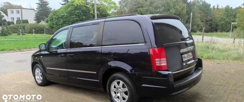 Chrysler Town & Country - 5