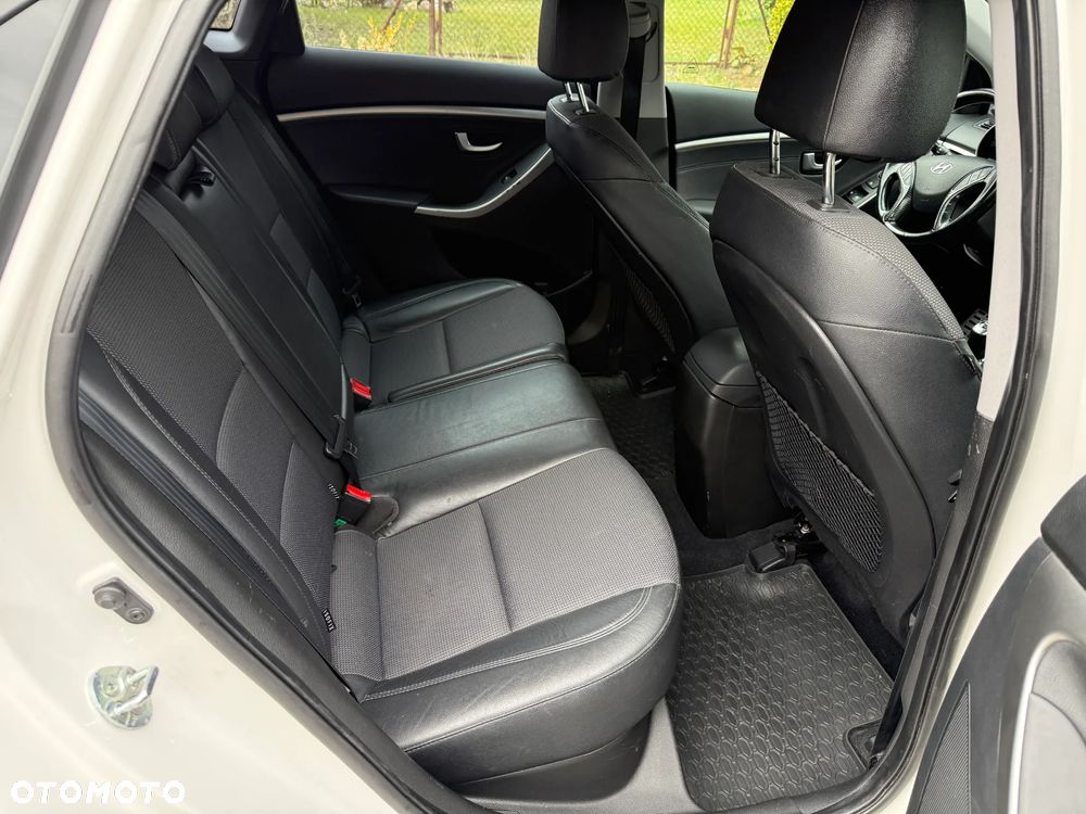 Hyundai i30 1.6 GDI Premium - 13