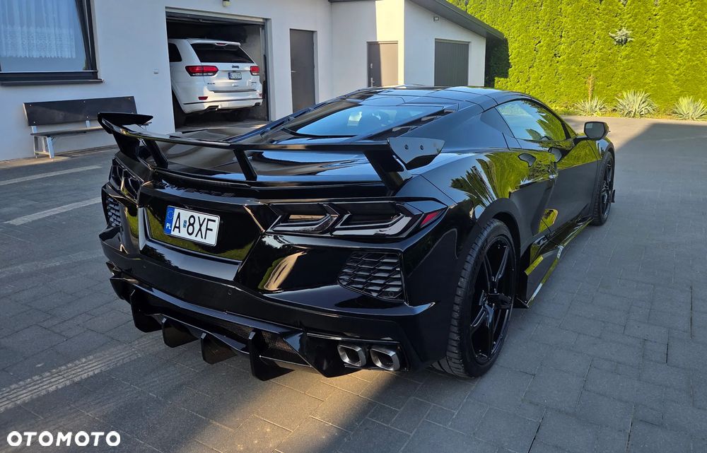 Chevrolet Corvette - 4