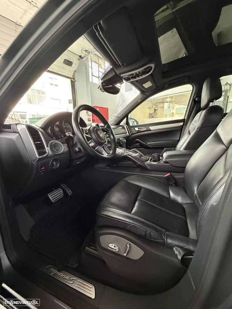 Porsche Cayenne S - 14