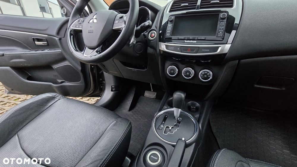 Mitsubishi ASX 2.2 DI-D 4WD Automatik Diamant Edition+ - 18