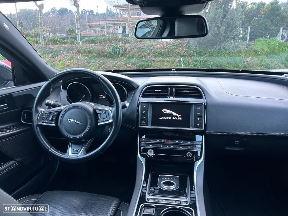 Jaguar XE 20d AWD Aut. R-Sport - 9