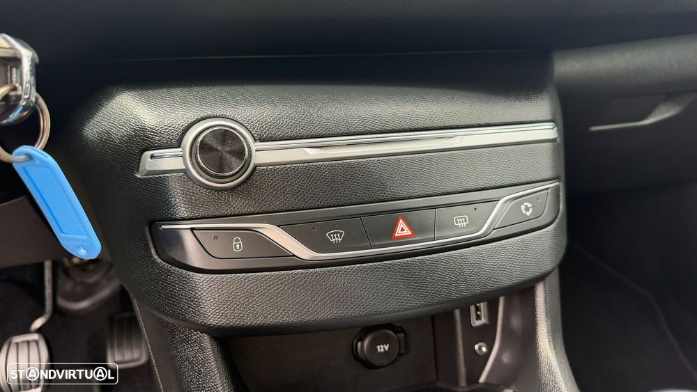 Peugeot 308 SW 1.6 BlueHDi Style - 38