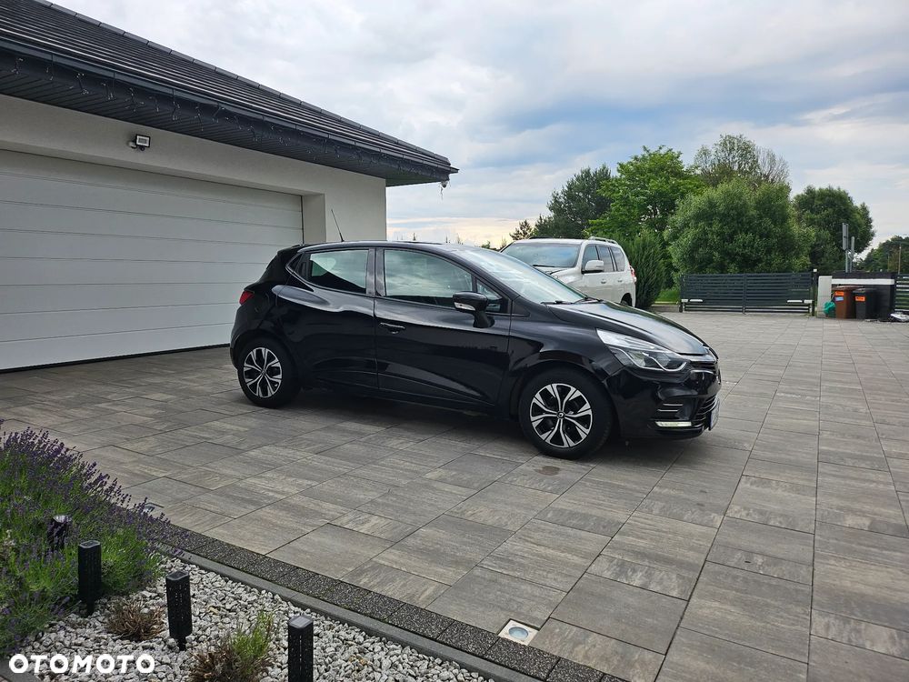 Renault Clio 1.2 16V 75 LIMITED - 10