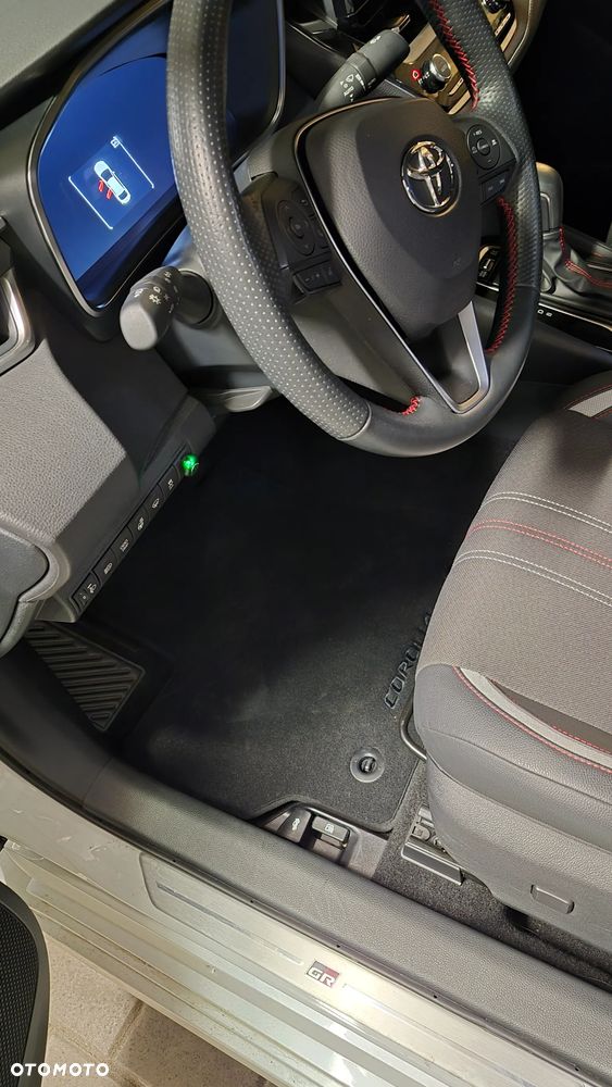 Toyota Corolla 1.8 Hybrid GR Sport - 8