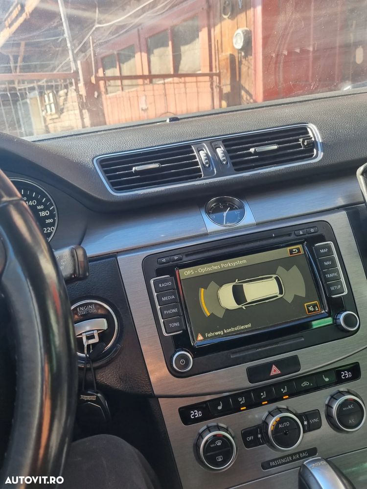 Volkswagen Passat - 11