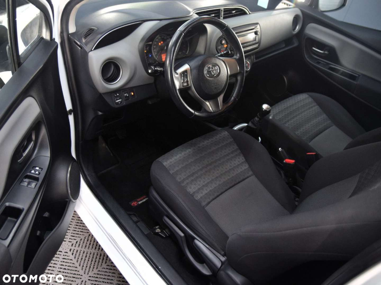 Toyota Yaris - 6
