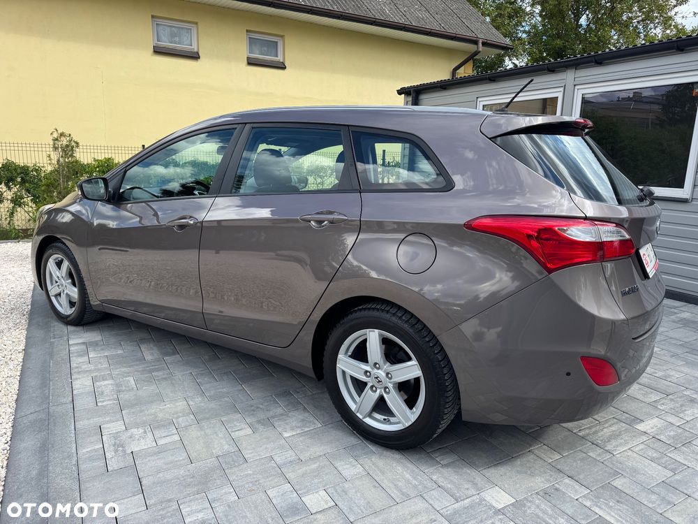 Hyundai i30 1.6 GDI Premium - 11