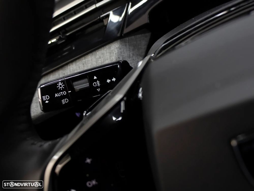 Peugeot 5008 1.2 Hybrid Allure e-DCS6 - 25