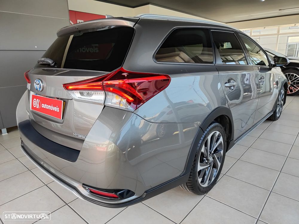 Toyota Auris Touring Sports 1.8 HSD Comfort +P.Techno+P.Sport - 12