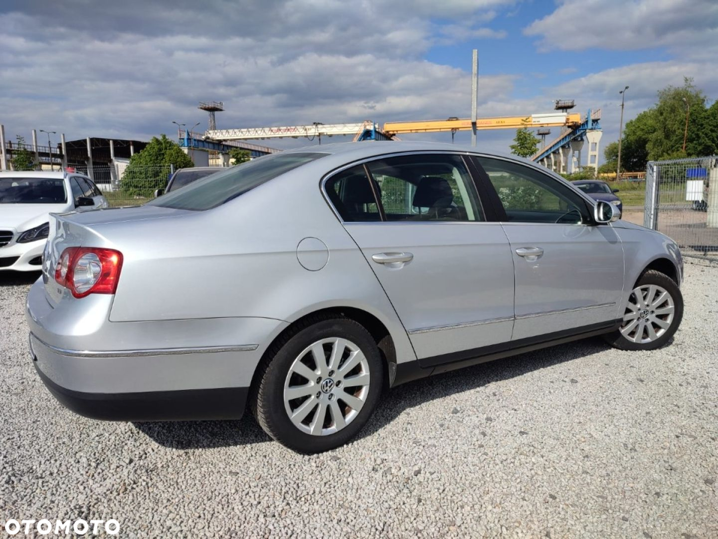 Volkswagen Passat - 19