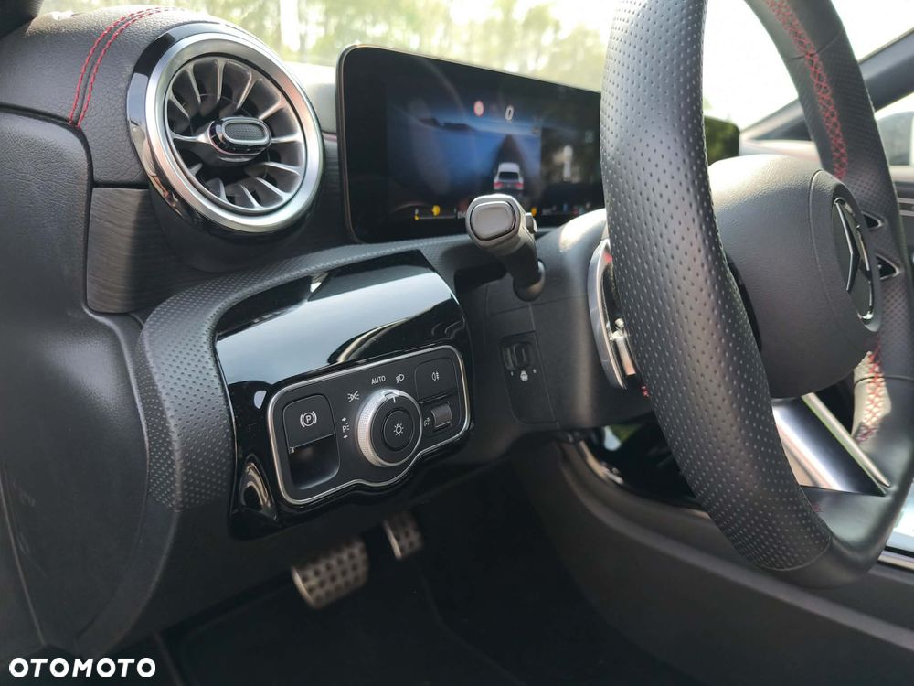 Mercedes-Benz CLA 200 d 8G-DCT AMG Line - 26