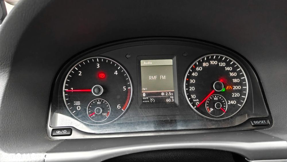 Volkswagen Touran 2.0 TDI Highline DSG - 20