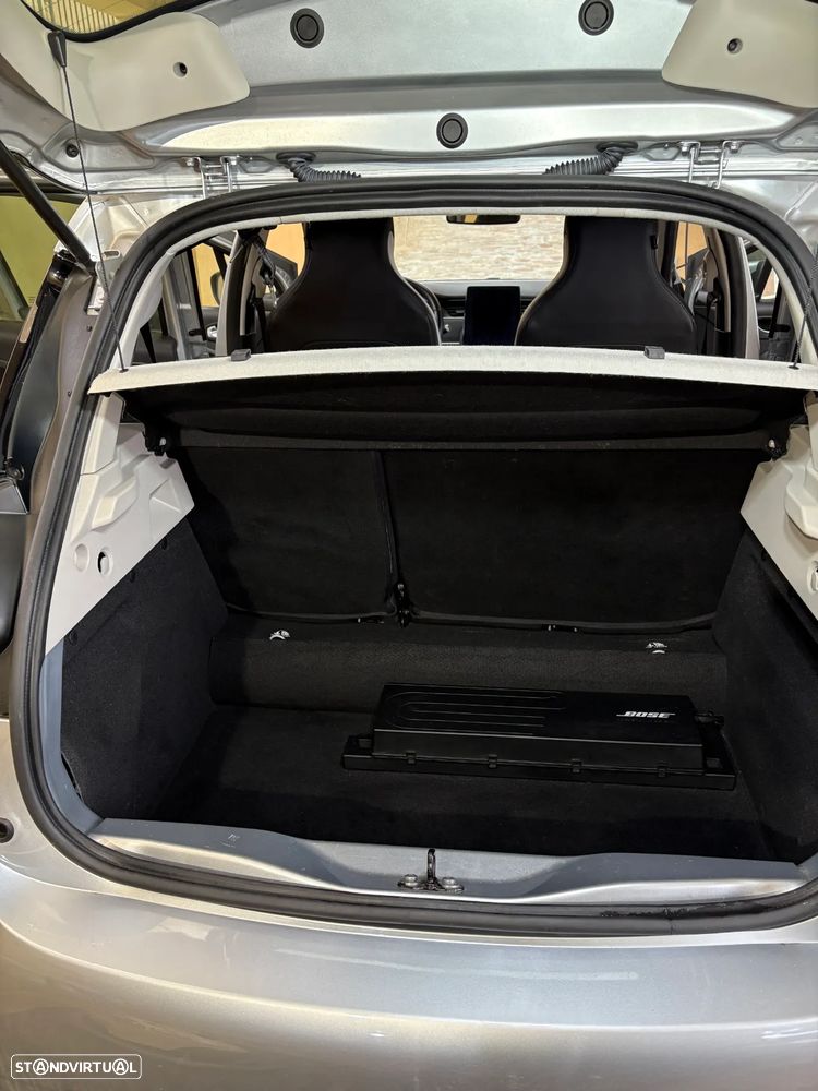 Renault Zoe (c/ Bateria) EV50 135hp Iconic - 17