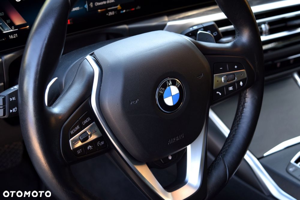 BMW Seria 3 320d xDrive Luxury Line sport - 18