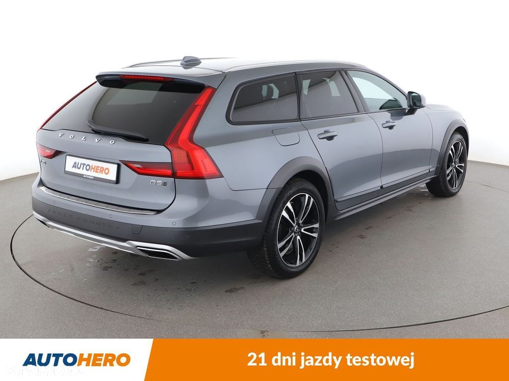 Volvo V90 Cross Country - 6
